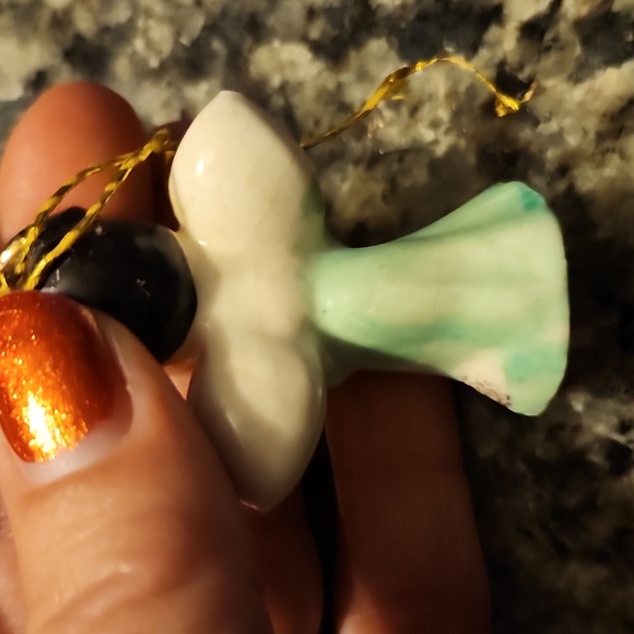 Vintage Porcelain Angel Ornament/Figurine - Picture 13 of 14